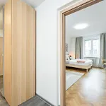 Stylish Stay By Vysehrad Apartment